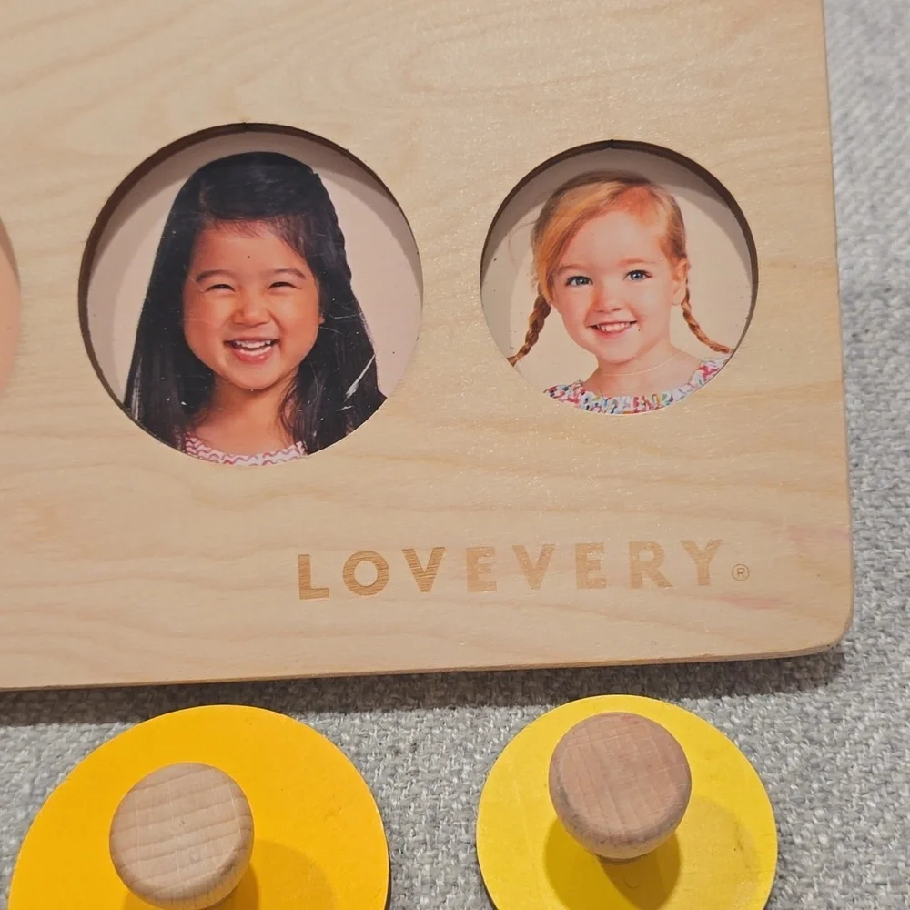 Lovevery Circle of Friends Puzzle